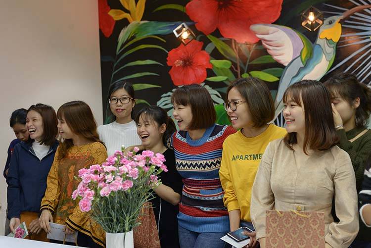 Sao Kim háo hức chào mừng ngày quốc tế phụ nữ.