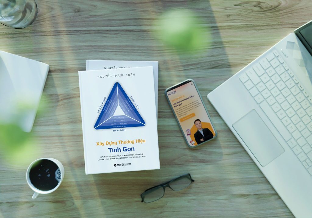sách xây dựng thương hiệu tinh gọn lọt top 10 sách được doanh nhân yêu thích